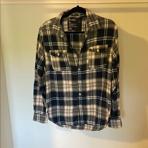 American Eagle Outfitters Black and White Plaid Casual Button Down Shirt